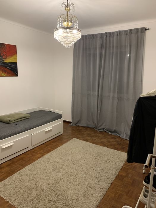 Quarto para arrendar em Sesimbra