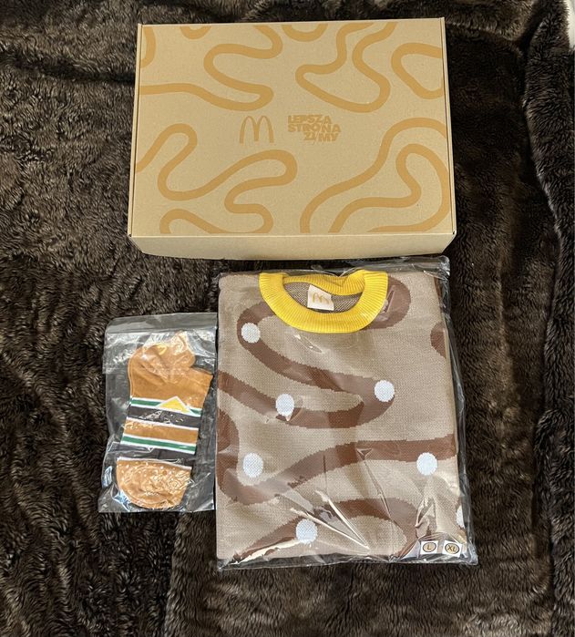 Limitowany sweter drwal unisex, czapka i skarpetki marki McDonald