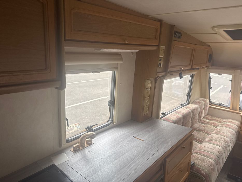 Caravana Compass kesignton 4 camas ano 2000