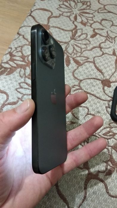 iPhone 15 Pro max 512 GB нa Android