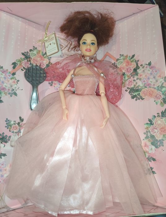 Лялька Лілія в упаковці майже нова