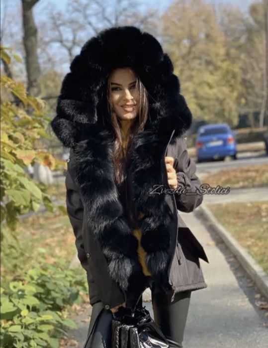 Парка куртка чорна з натуральним хутром,мехом розмір М