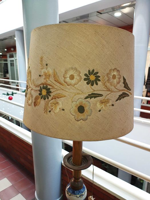 Candeeiro Pé Porcelana Viana