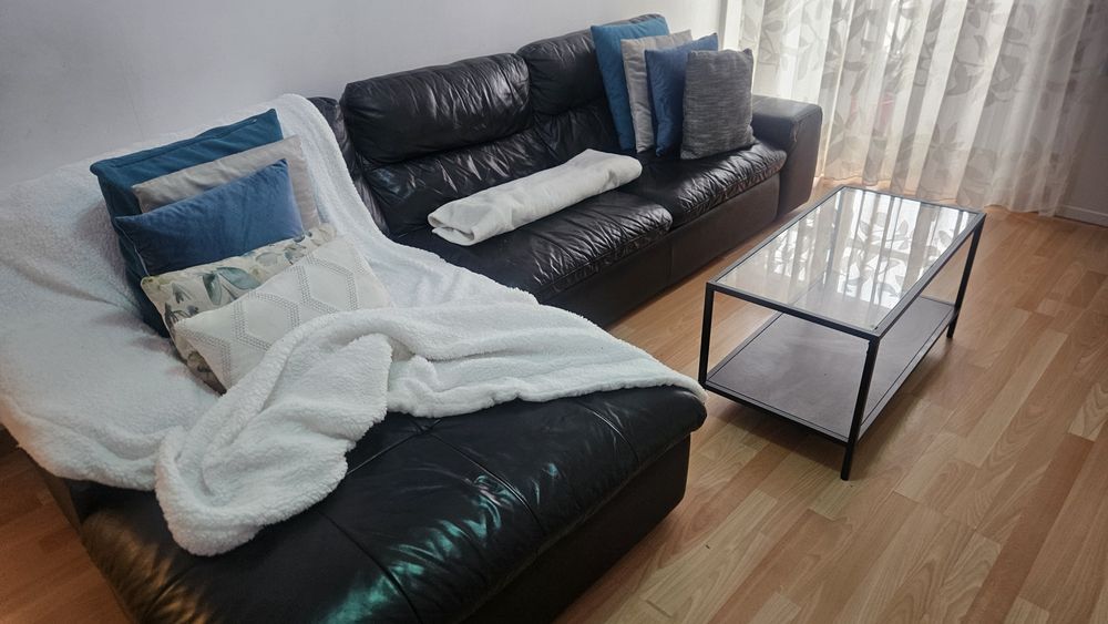 Cadeirao preto em bom estado