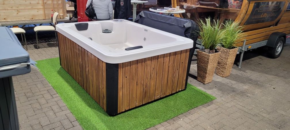 Jacuzzi SLIM 3 os. Całoroczne na taras balkon gorąca balia bania