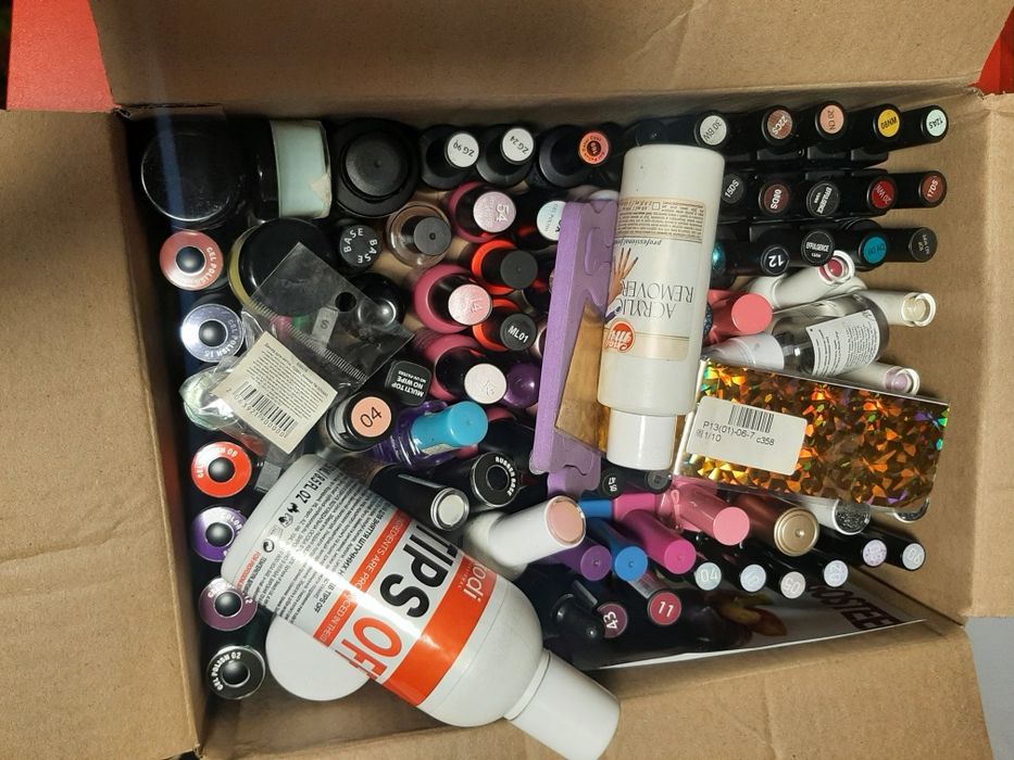 Материалы для мастера маникюра