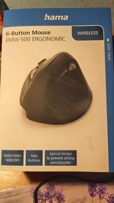 Mysz optyczna Bezprzewodowa wyposażona w 6 przycisków. Interfejs USB