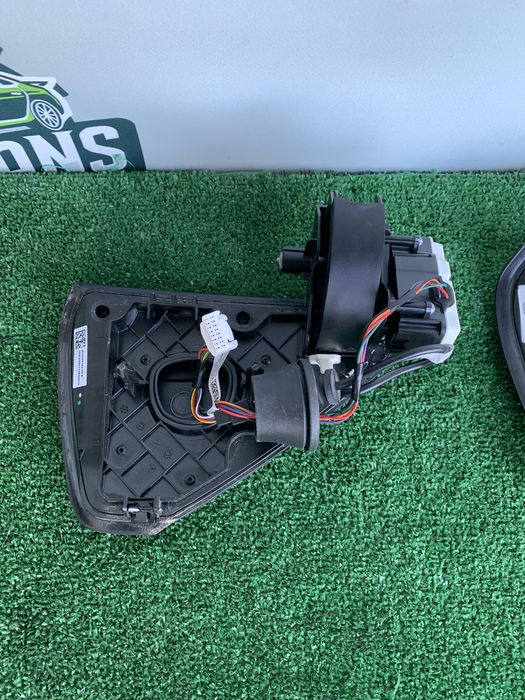 Tesla Y 3 лючок порта зарядки порт