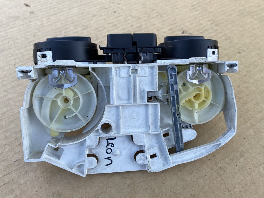 Seat Leon 1 l panel nawiewu klimatyzacji