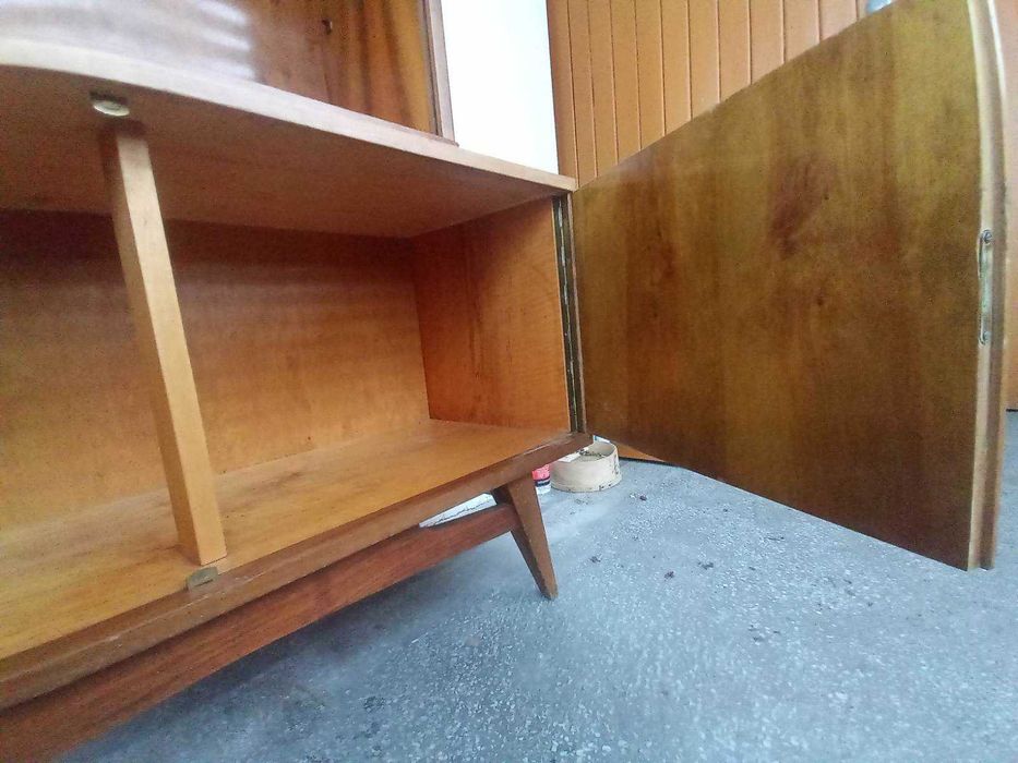 Oddam witrynę PRL Bytomska Fabryka Mebli