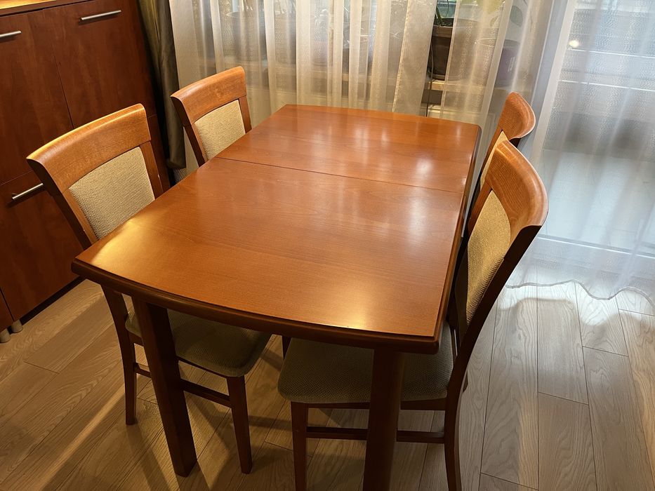 Solidny stół drewniany-rozkładany + cztery krzesła