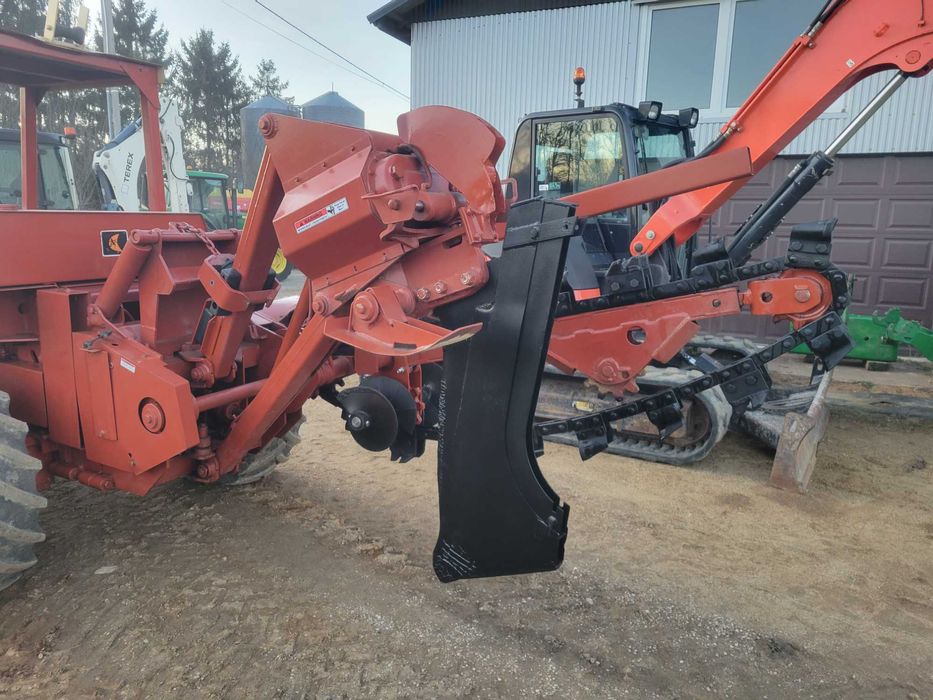 Koparka łańcuchowa Ditch Witch , Case