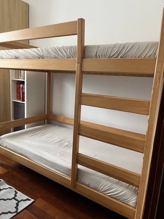 Łóżko piętrowe sosnowe