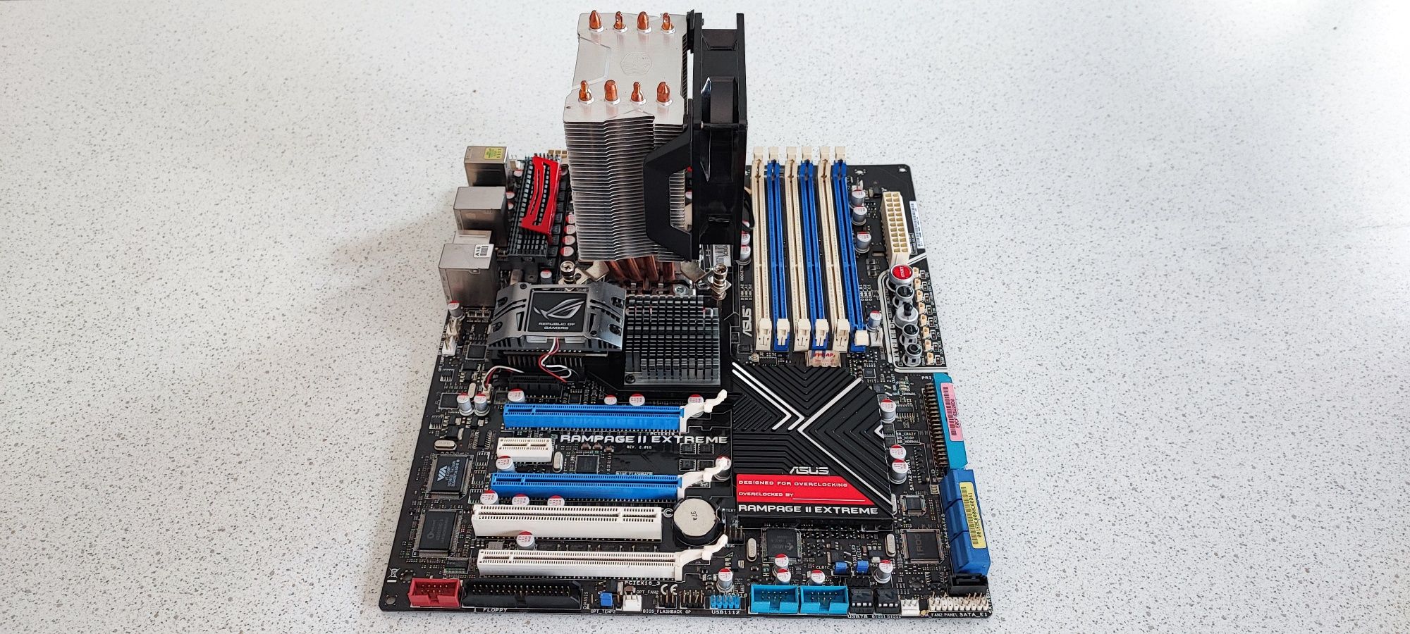 Motherboard ASUS Rampage II Extreme + i7 + 16GB + Cooler