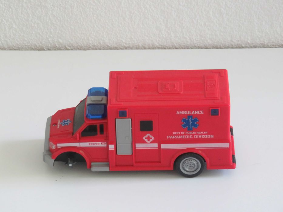 Brinquedo: Ambulância