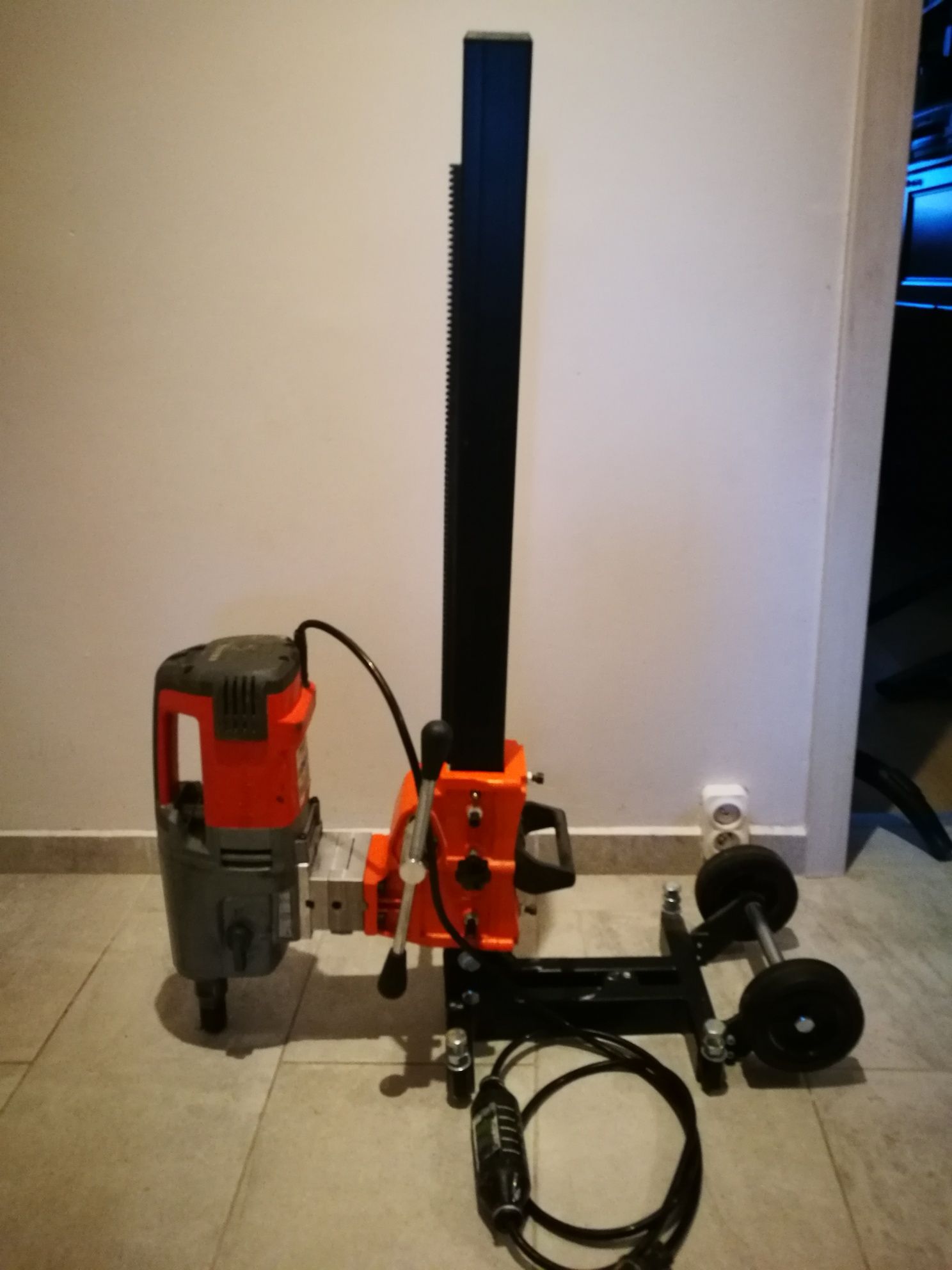 Wiertnica diamentowa Husqvarna DM340 plus statyw