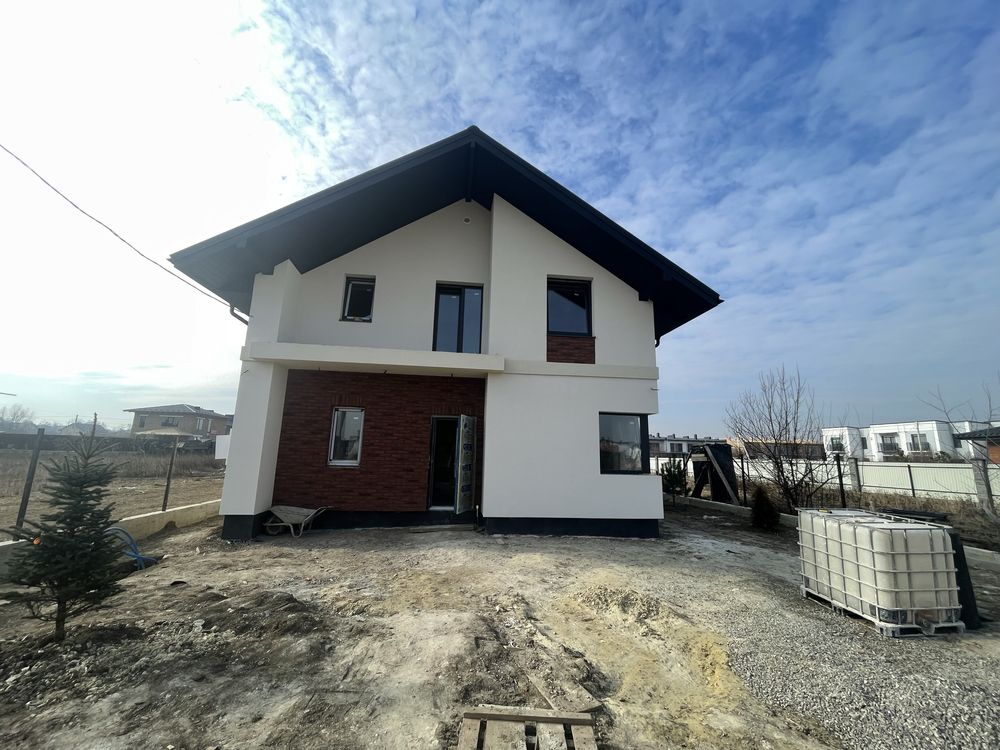 Приватний будинок з зімельною ділянкою 7 соток
