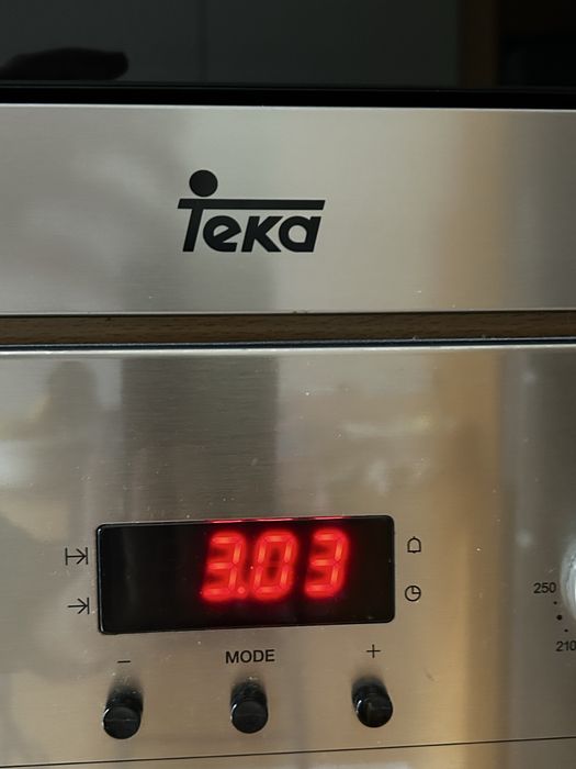 Forno de encastrar TEKA