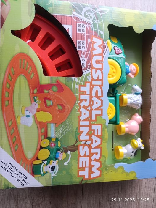 Nowa zabawka  traktor ze zwierzątkami