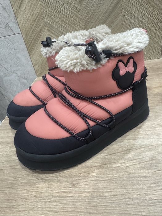 Чоботи , чобітки Zara