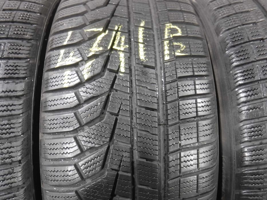 4xOpony 235/45/R19 Zimowe Hankook Winter I*cept evo2 7mm