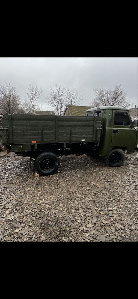 Уаз бортовий 3303