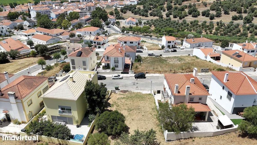 345 m2 Terreno Urbano, 660m from Alcacer do Sal city center