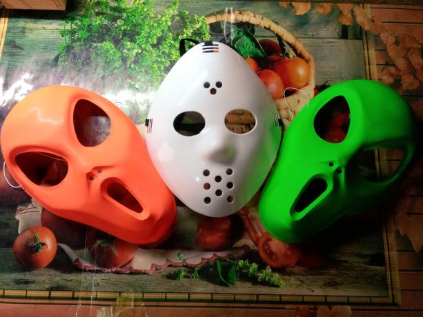 Продам 3 маски к хэллоуину