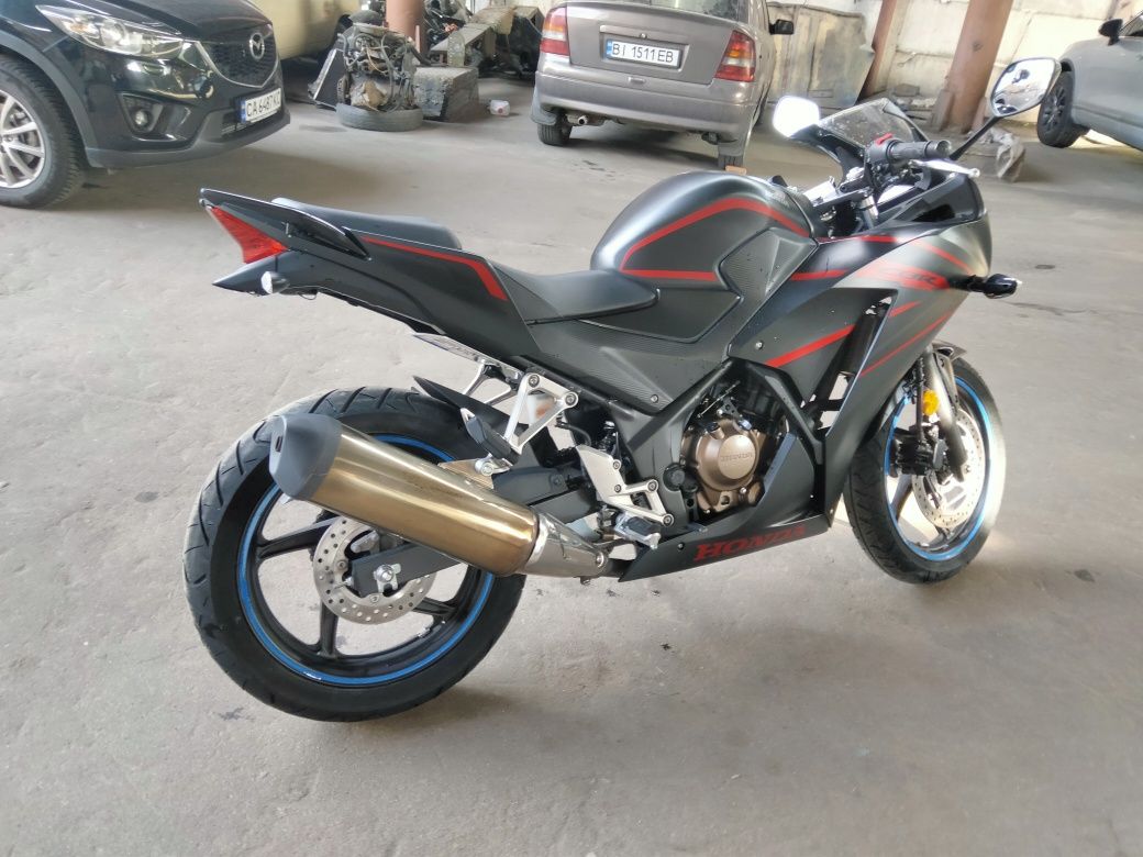 Honda CBR 300R Хонда