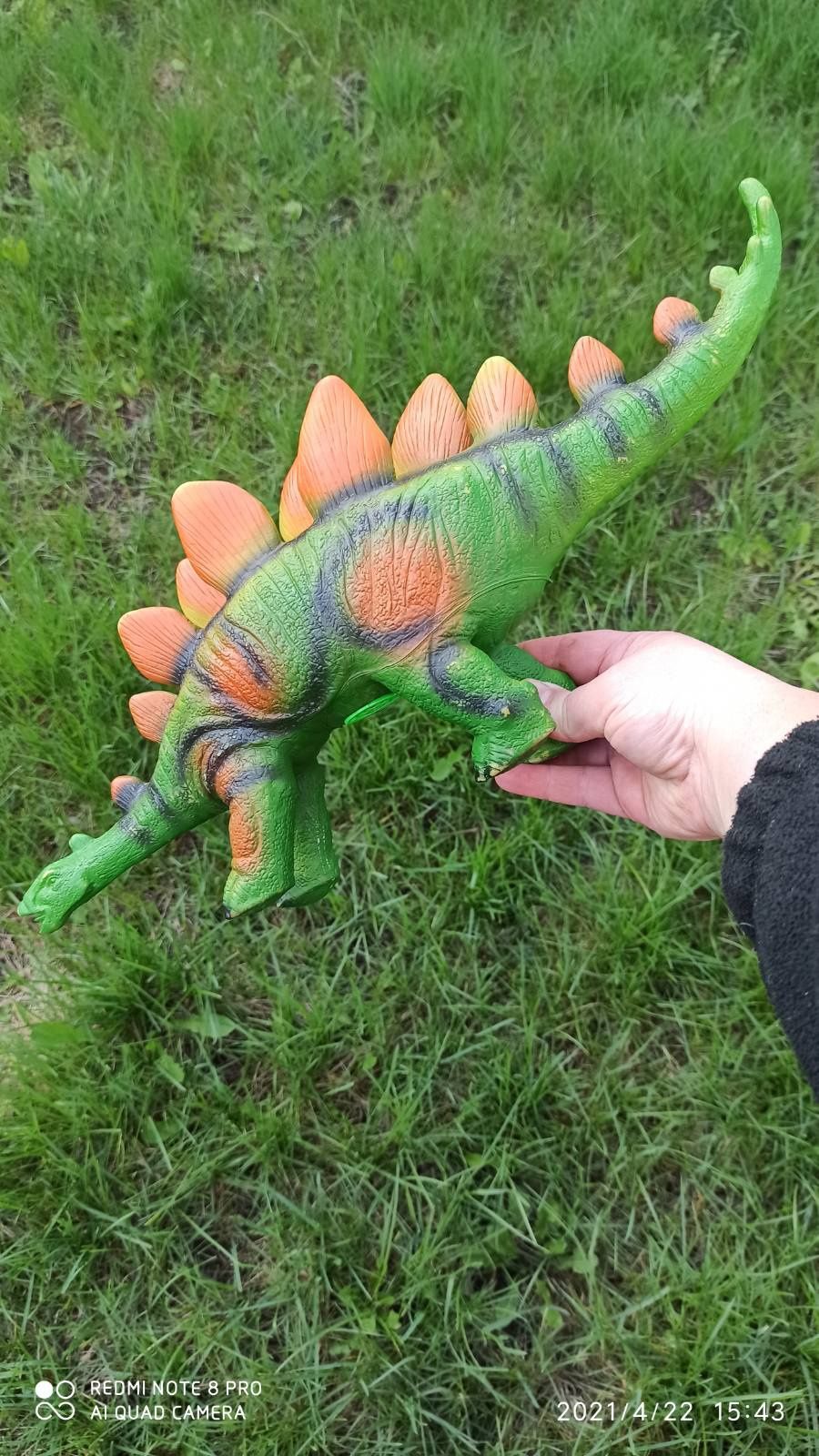Продам динозавров