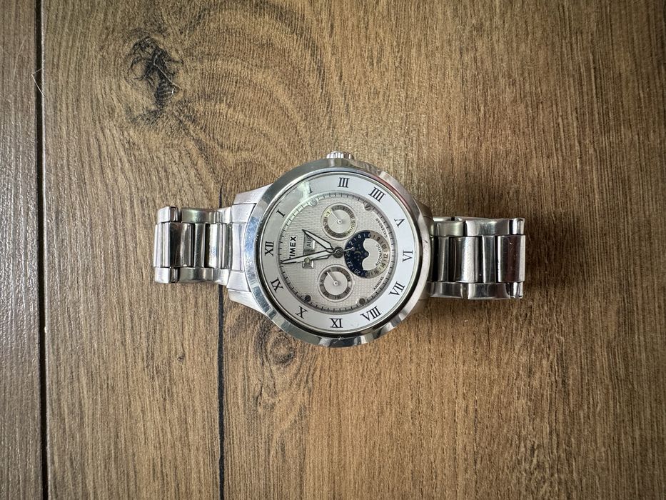 Механические часы TIMEX