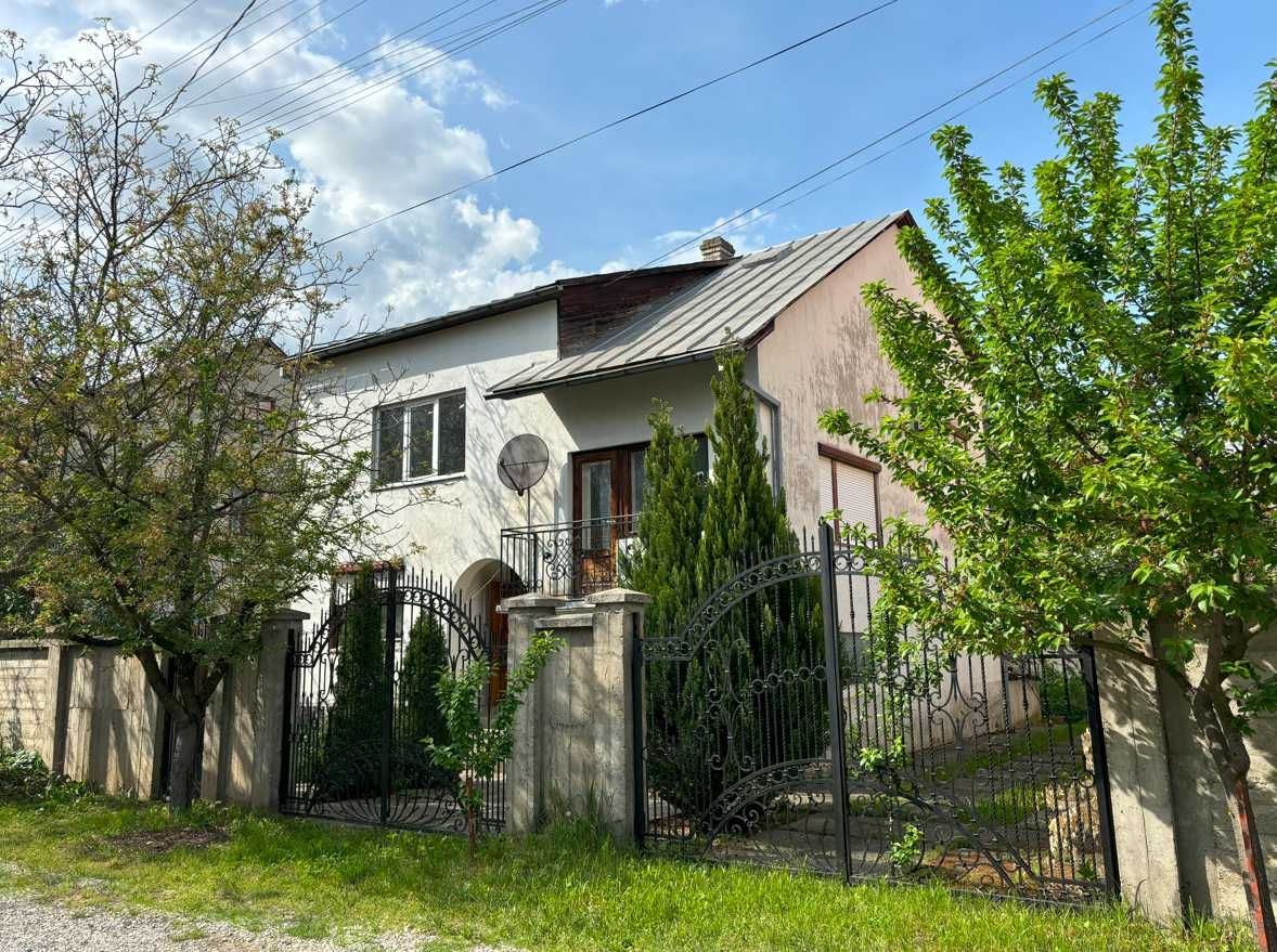 ВІД ВЛАСНИКА Продаж будинку у ВИНОГРАДОВІ на вул. Висоцького