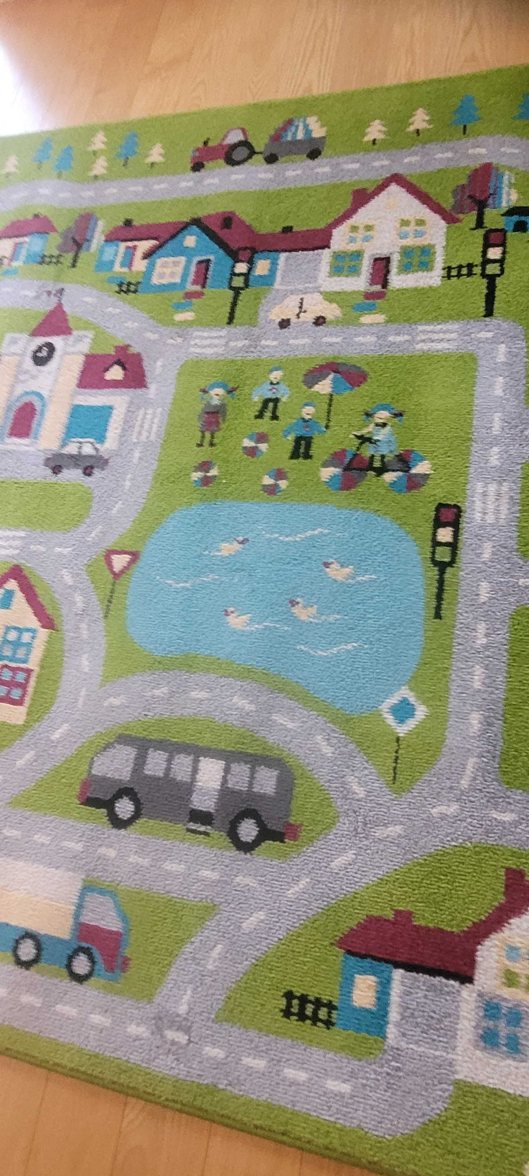 dywan do pokoju dziecięcego, stan bdb, 2,0 m x 2,8 m