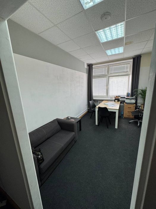 Do wynajęcia lokal 16 m², z meblami