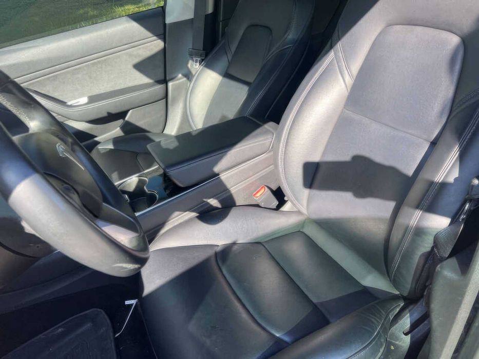 Tesla Model 3 Long Range      2019