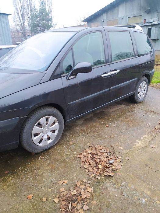 Ситроен с8 , требует ремонта