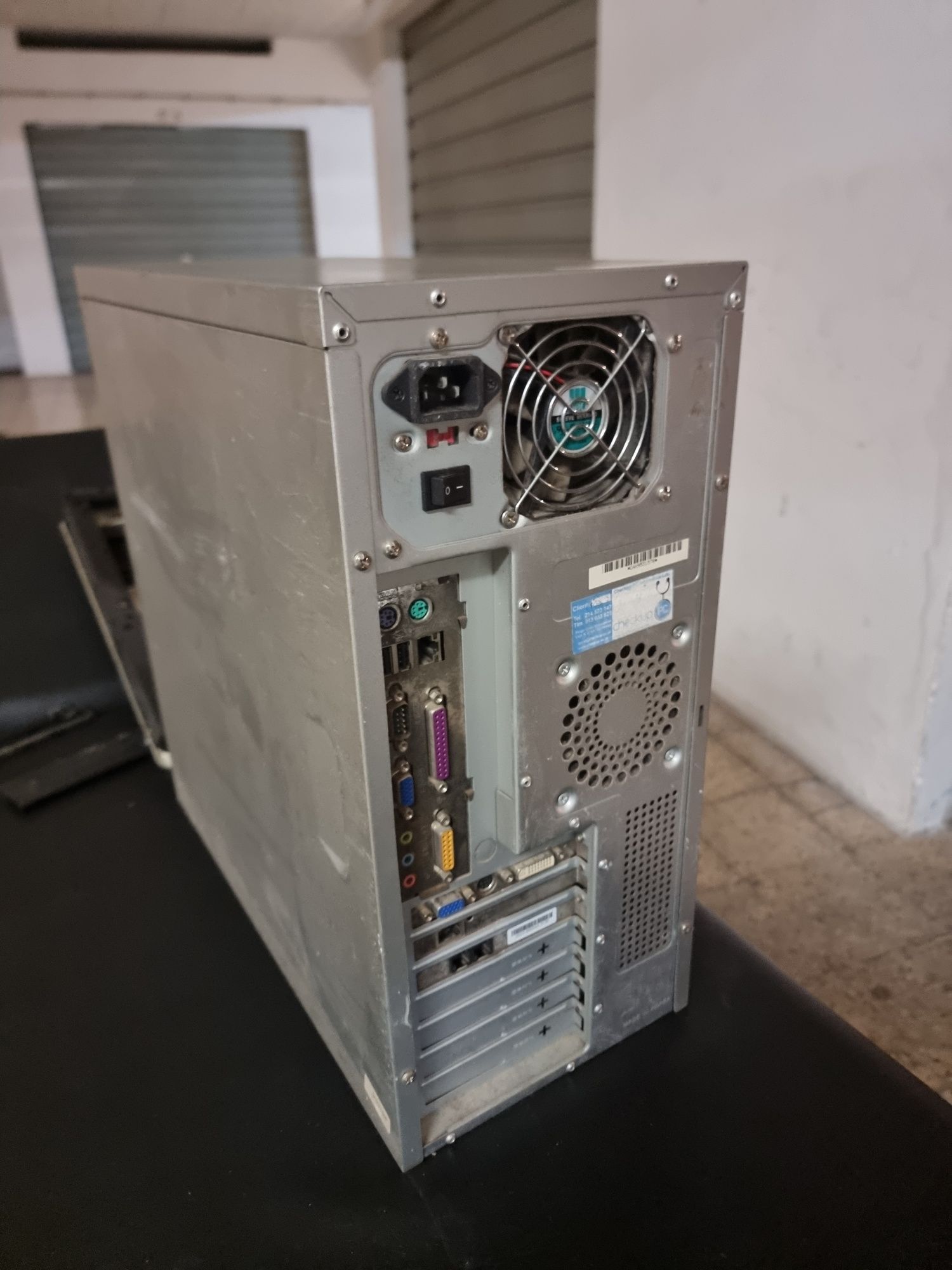 Torre de computador LG