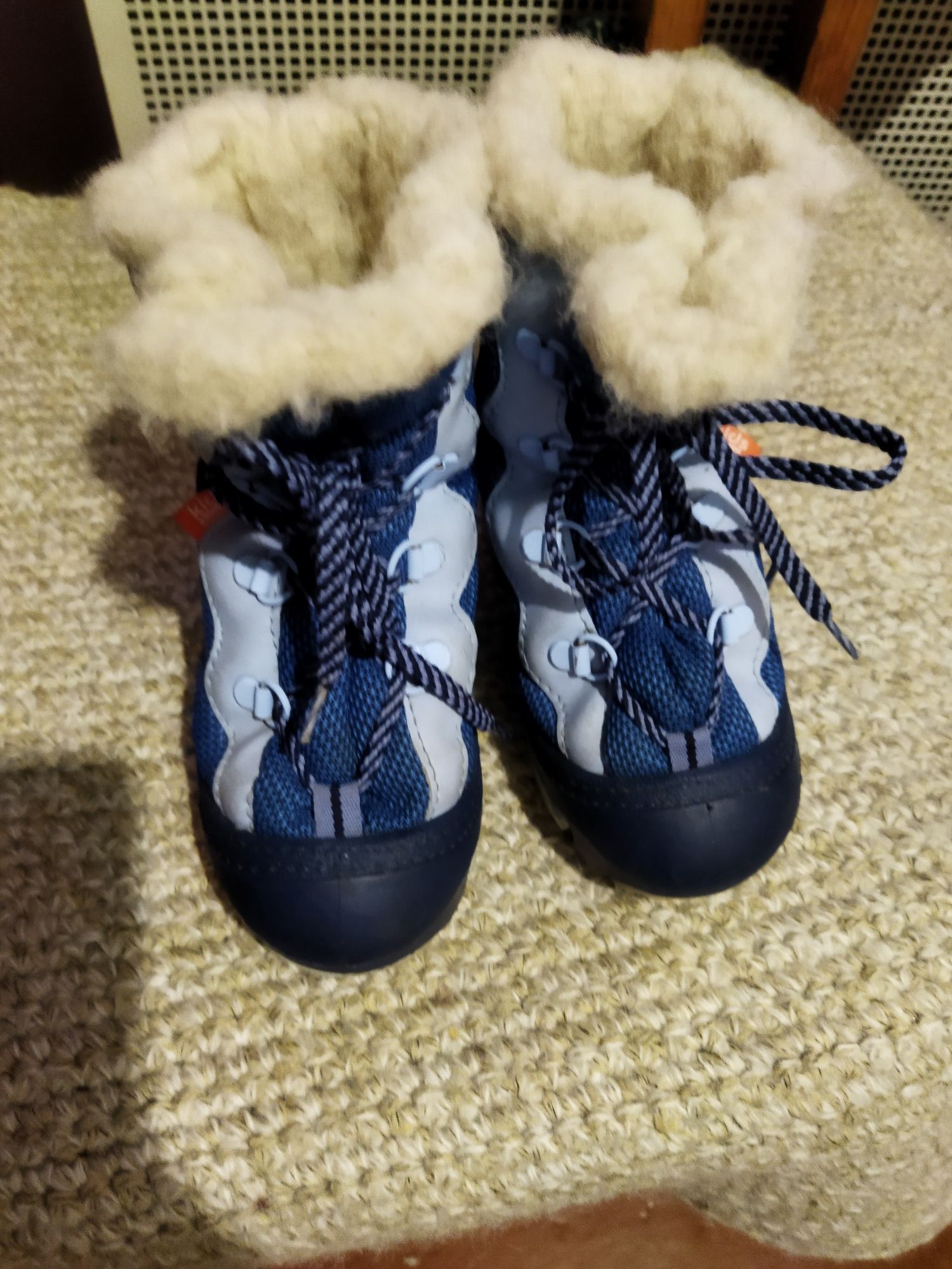 Продам черевики зимові дитячі дутіки 24-25 розмір