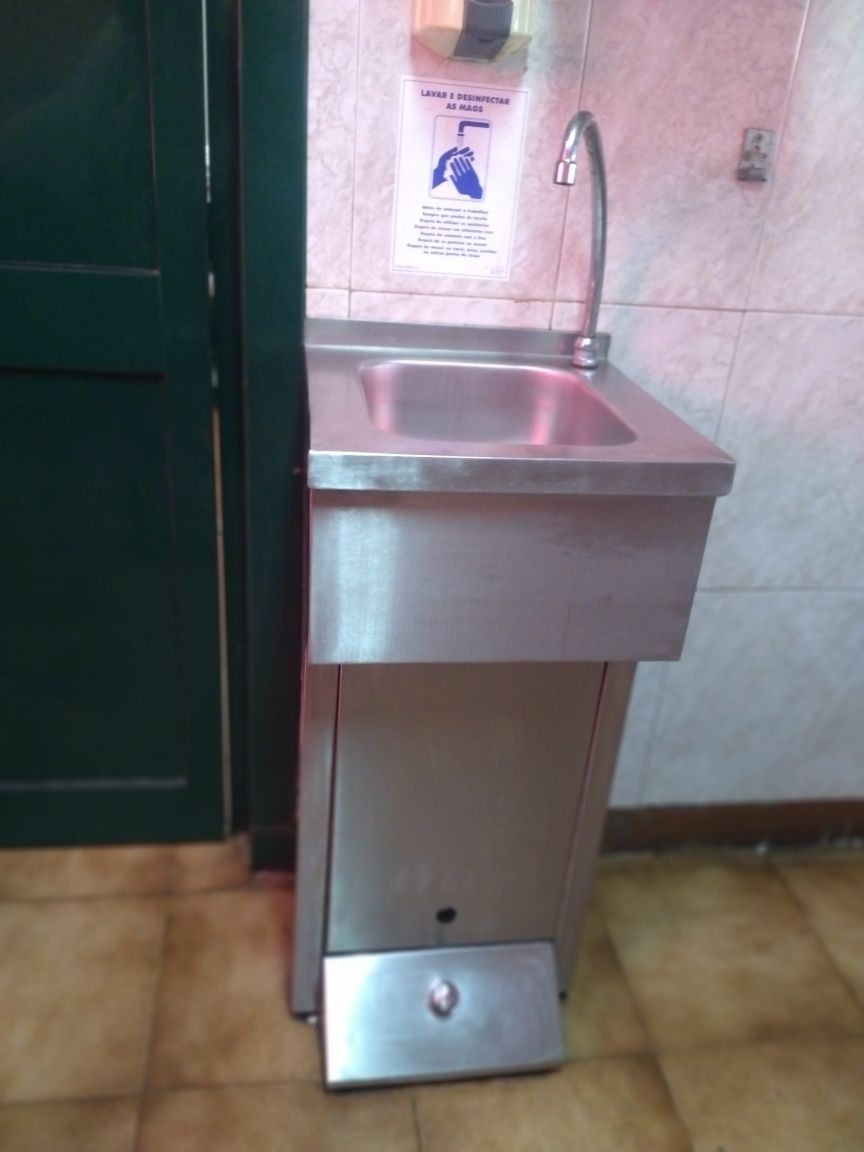 Pio lava-mãos de inox