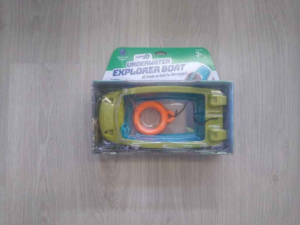Barco de exploração subaquática