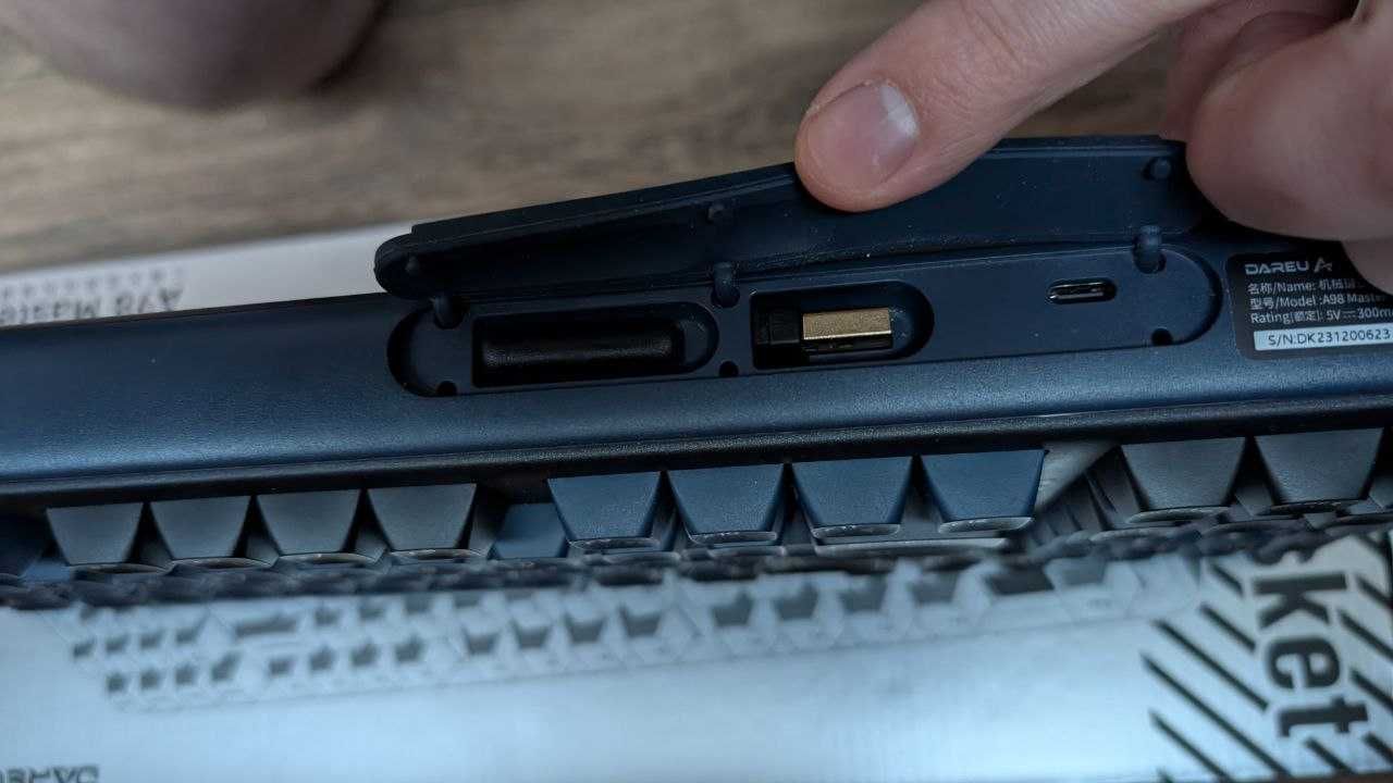 Механічна клавіатура Dareu A98 Master usb/bluetooth/2.4 ghz
