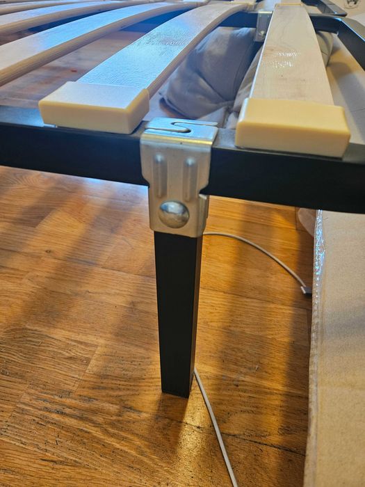 Estrado de cama com pés 160x200