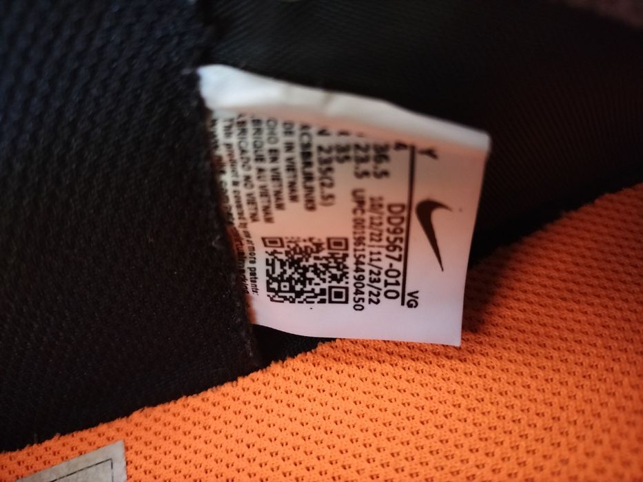 Tênis futebol pretos Nike Phantom