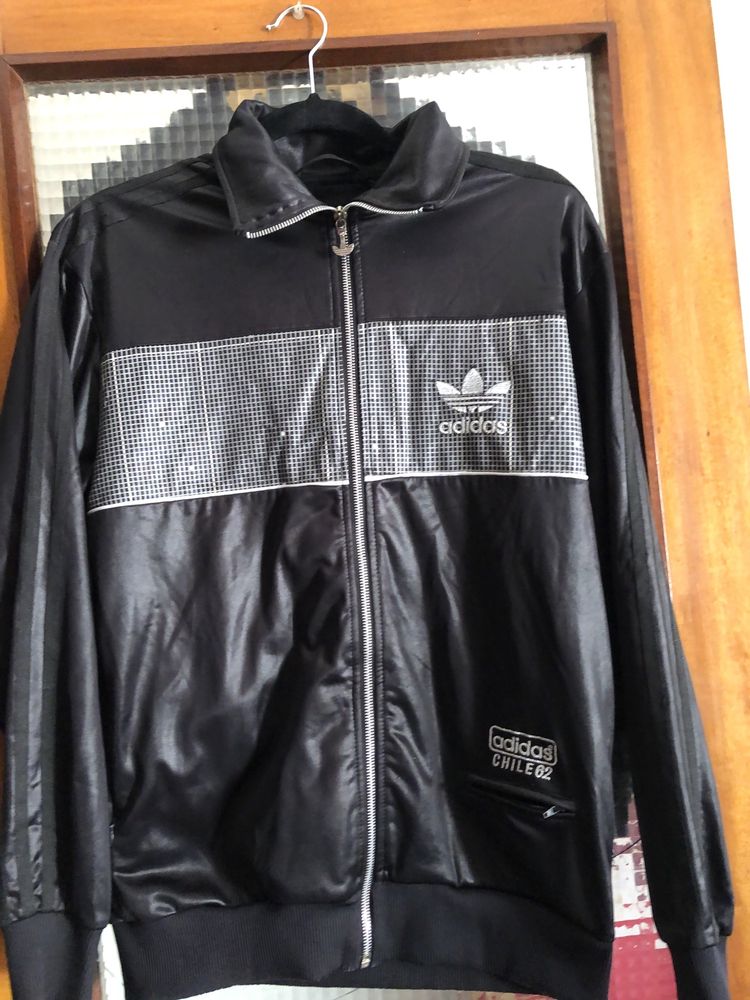 Casaco adidas cor preto