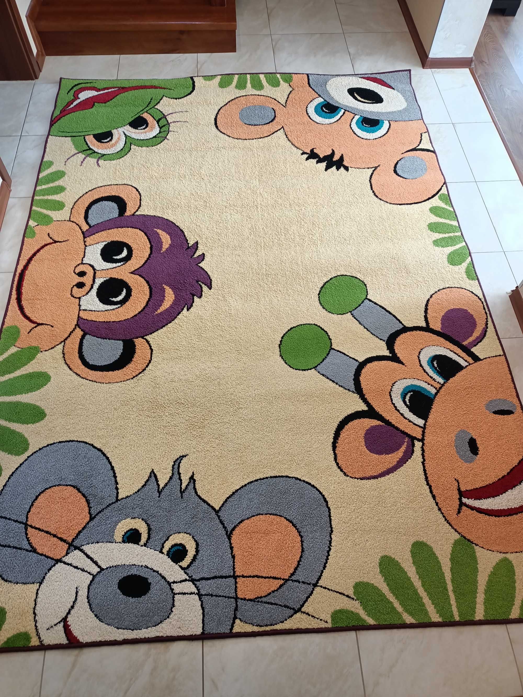 Śliczny dywan dziecięcy