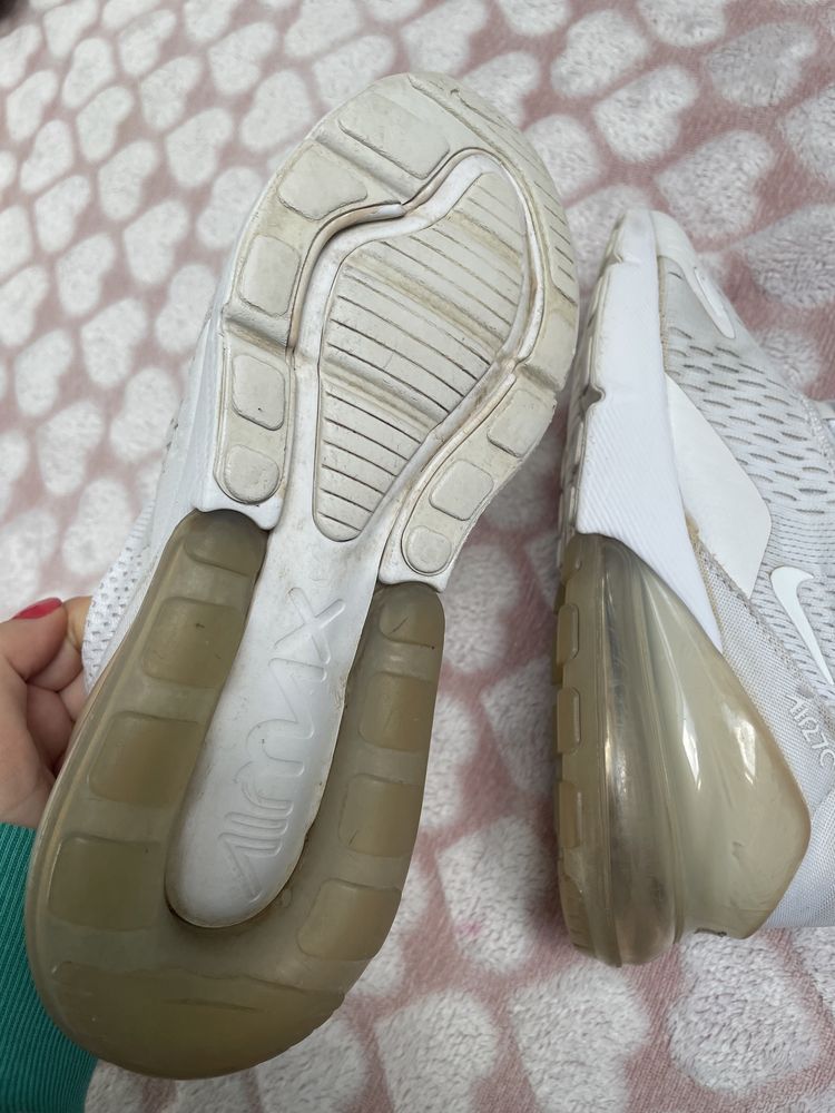 Buty marki Nike Air 270 w rozmiarze 35,5. Poduszki są zżółknięte, buty