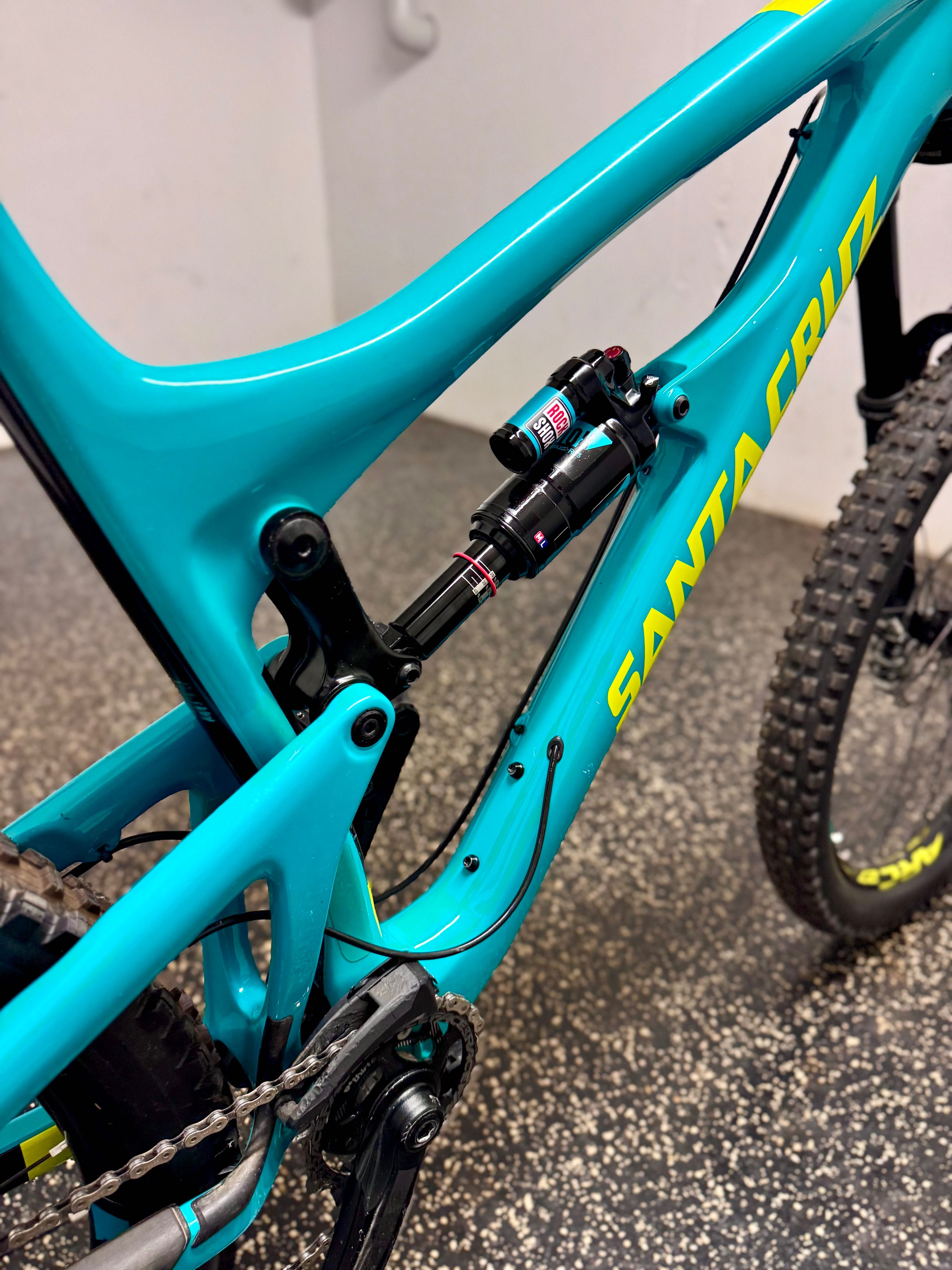 Santa Cruz Nomad C L Kola 27,5 RS Pike Magura MT7 Easton jak NOWY