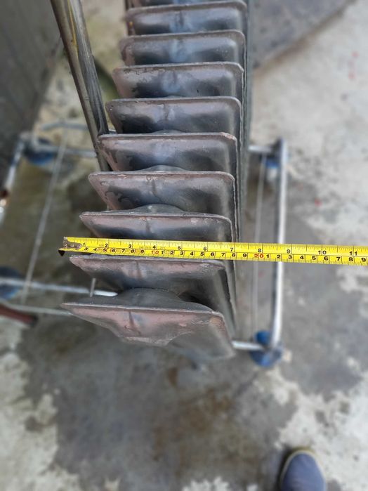 grzejniki stalowe loft antyk, drzwi drewniane stare, okna klatkowe