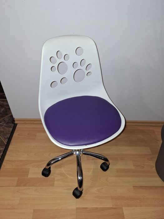 Krzesło obrotowe dla dziecka