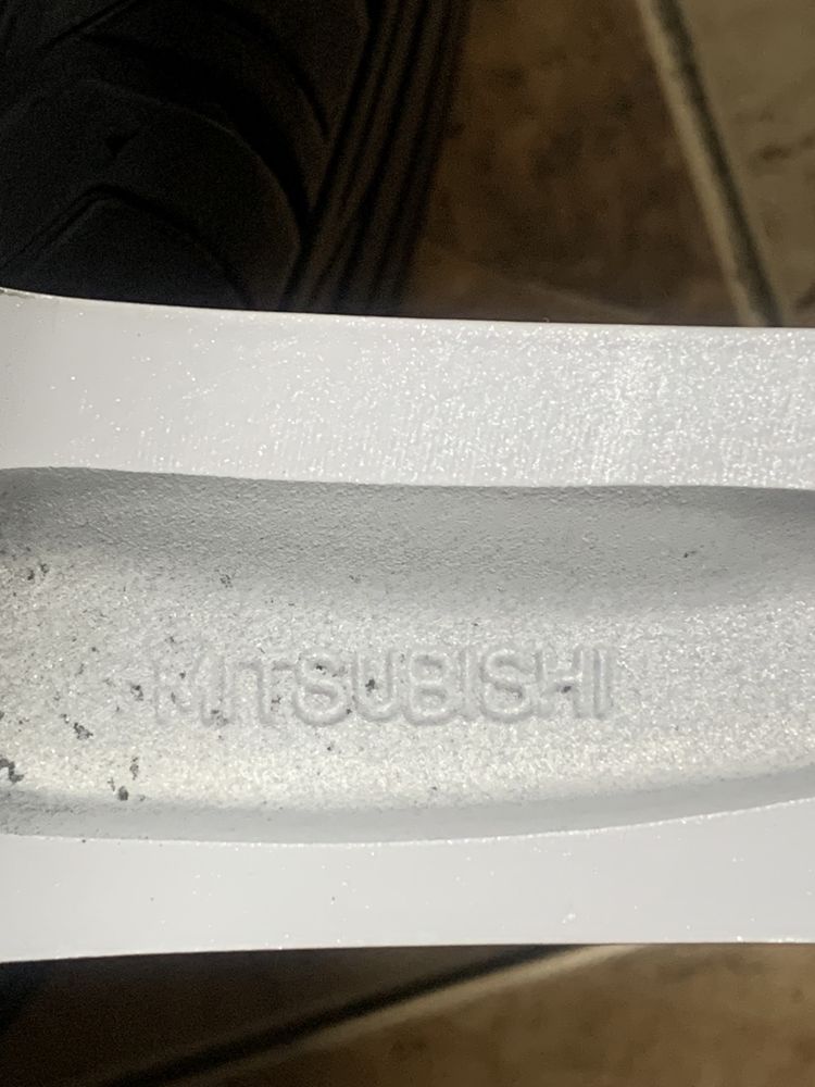 Диски R17 5/114.3 ET46 з шинами 215/60/17 Bridgestone